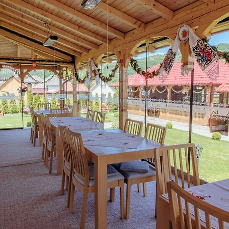 Casa Alexandru - Locul In Care Te Simti Acasa Hotell Viseu de Jos Exteriör bild