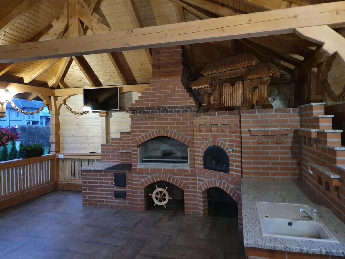 Casa Alexandru - Locul In Care Te Simti Acasa Hotell Viseu de Jos Exteriör bild