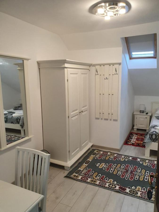 Casa Alexandru - Locul In Care Te Simti Acasa Hotell Viseu de Jos Exteriör bild